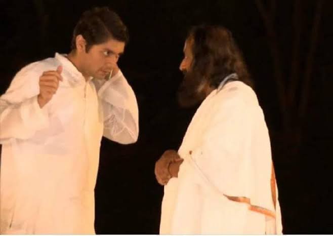 Vishal Merani with Gurudev Sri Sri Ravi Shankar